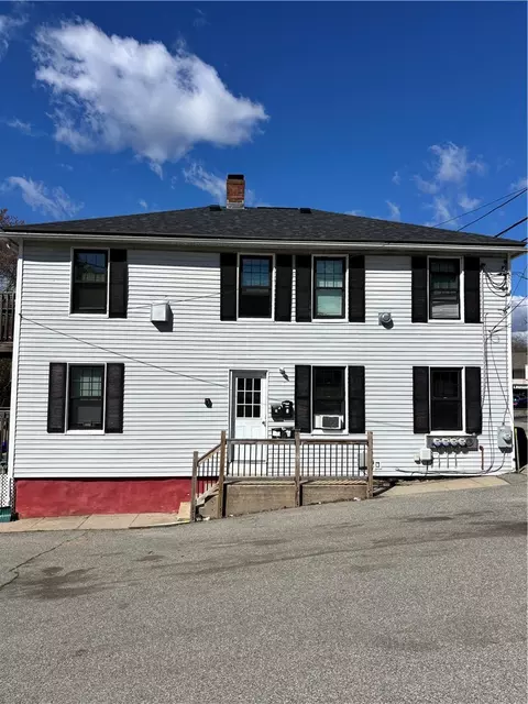 93 W Warwick Ave, West Warwick, RI 02893