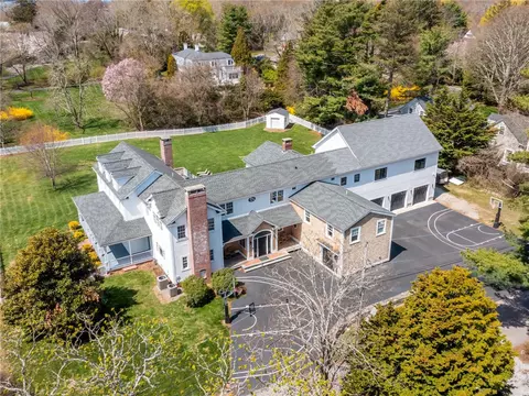 116 Nayatt Rd, Barrington, RI 02806