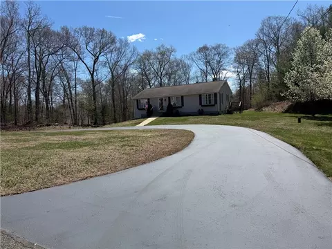 20 Casey Ln, Coventry, RI 02816