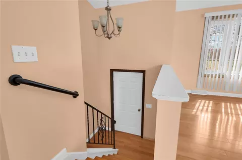 Entry Way - 175 Monroe St, Warwick, RI 02888 photo 2 of 5