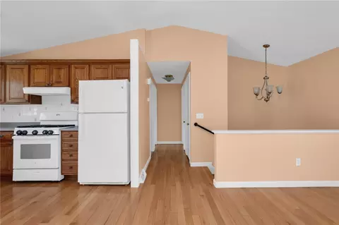 Entry Way - 175 Monroe St, Warwick, RI 02888 photo 4 of 5