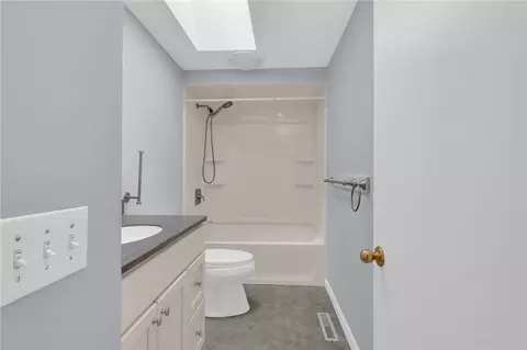 Bath - 175 Monroe St, Warwick, RI 02888 photo 1 of 2