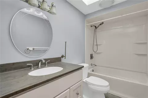 Bath - 175 Monroe St, Warwick, RI 02888 photo 2 of 2