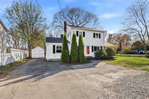 25 Pine Swamp Rd, Cumberland, RI 02864