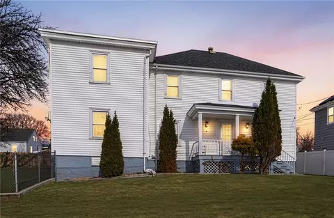 79 Chestnut Hill Ave, Cranston, RI 02920