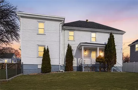 79 Chestnut Hill Ave, Cranston, RI 02920