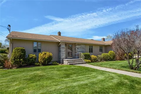 66 W River Pkwy, North Providence, RI 02904