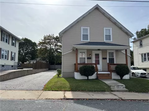 13 Ethel St, Blackstone, MA 01504