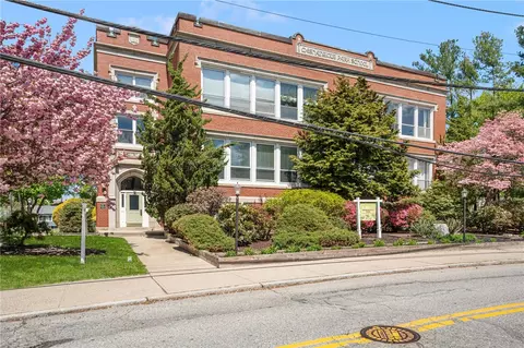 15 Curtis St #104, Cranston, RI 02920