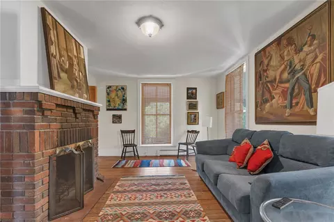 Living - 41 Lippitt Ave, Warwick, RI 02889 photo 4 of 4