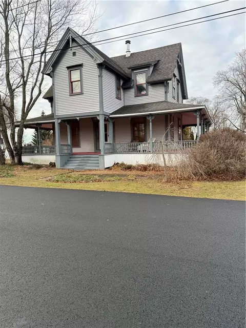 41 Lippitt Ave, Warwick, RI 02889