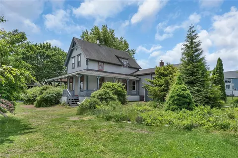Exterior - 41 Lippitt Ave, Warwick, RI 02889 photo 4 of 10