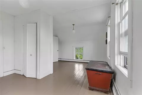 Bedroom - 41 Lippitt Ave, Warwick, RI 02889 photo 3 of 8