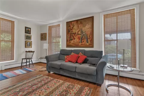 Living - 41 Lippitt Ave, Warwick, RI 02889 photo 2 of 4