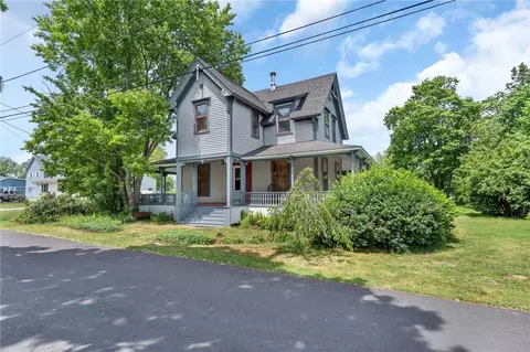 41 Lippitt Ave, Warwick, RI 02889