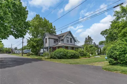 Exterior - 41 Lippitt Ave, Warwick, RI 02889 photo 2 of 10