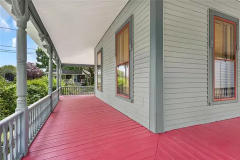 Exterior - 41 Lippitt Ave, Warwick, RI 02889 photo 5 of 10