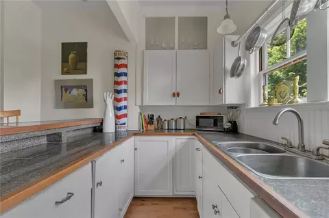 Kitchen - 41 Lippitt Ave, Warwick, RI 02889 photo 1 of 2