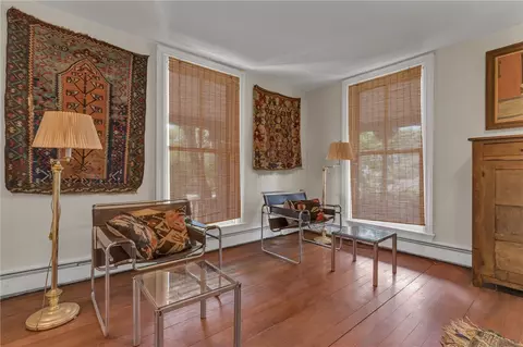 Living - 41 Lippitt Ave, Warwick, RI 02889 photo 1 of 4