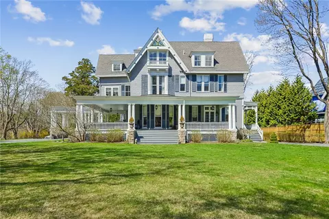 541 Bellevue Ave #6, Newport, RI 02840