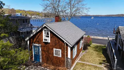 24 Harrison St, Bristol, RI 02809