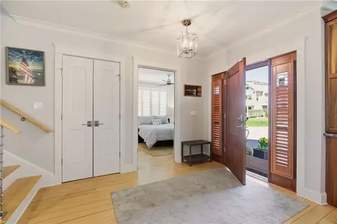 Entry Way - 57 Tuckerman Ave, Middletown, RI 02842 photo 2 of 3