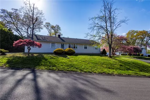 7 Plymouth Rd, North Providence, RI 02904