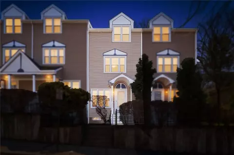 91 Evergreen St, Providence, RI 02906