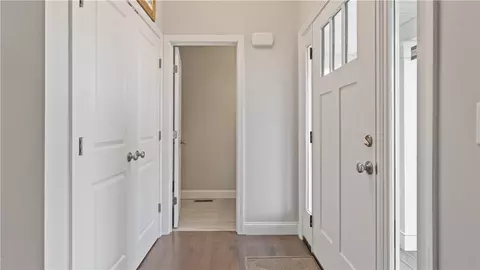 Entry Way - 488 Long St, Warwick, RI 02886 photo 2 of 4