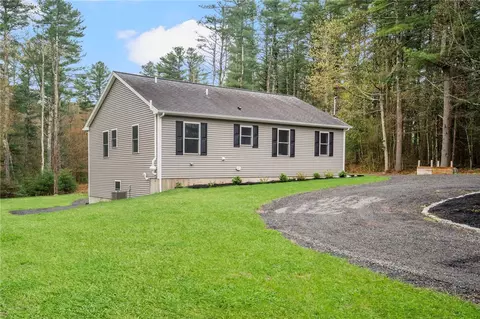 43 Weeks Hill Rd, Coventry, RI 02827
