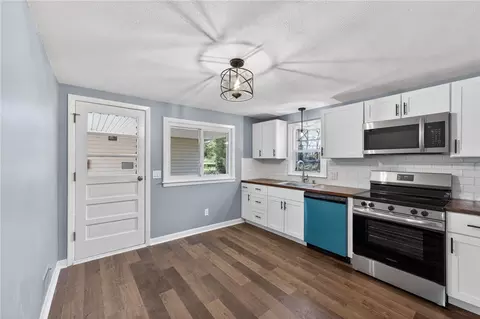 Kitchen - 45 Winthrop Rd, Warwick, RI 02888 photo 2 of 2