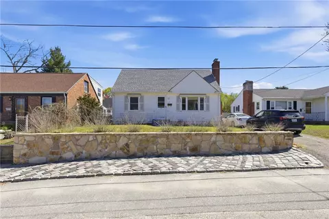 12 Hemlock Ave, Cranston, RI 02910