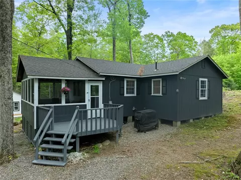 25 Melissa Ln, Burrillville, RI 02859
