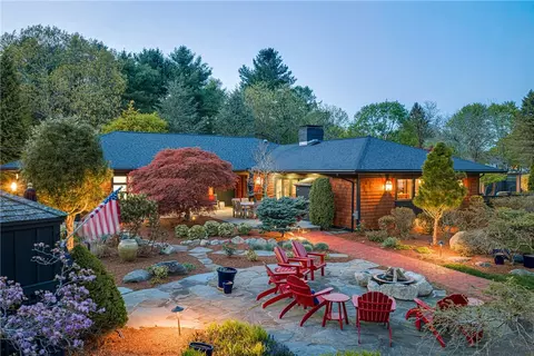 77 Janice Rd, Warwick, RI 02886