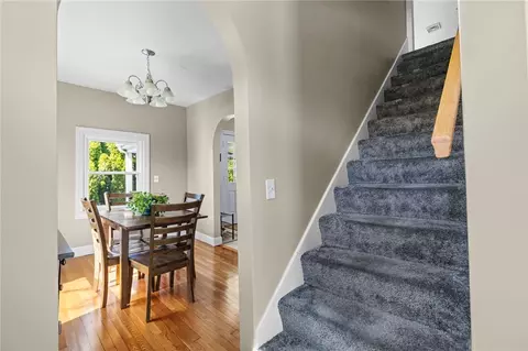 Entry Way - 9 Mason Ave, Bristol, RI 02809 photo 4 of 4