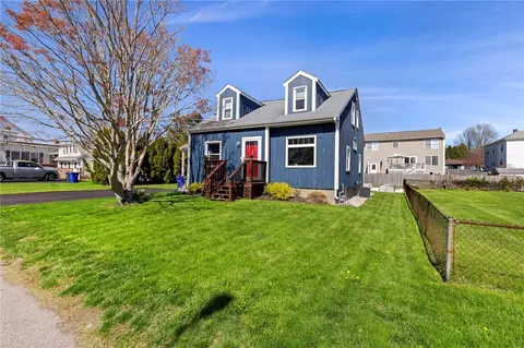 Exterior - 9 Mason Ave, Bristol, RI 02809 photo 2 of 11
