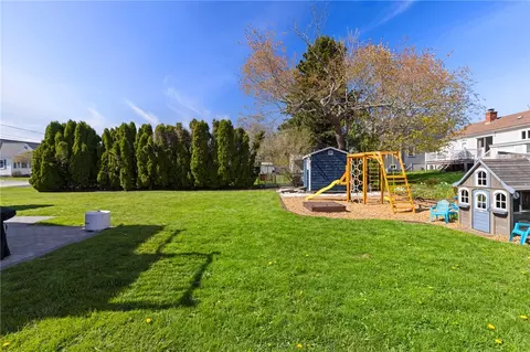 Exterior - 9 Mason Ave, Bristol, RI 02809 photo 10 of 11