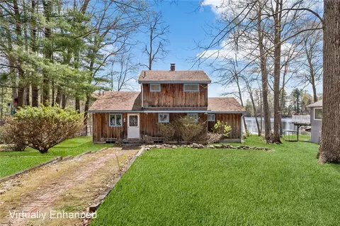 316 Court House Ln, Pascoag, RI 02859