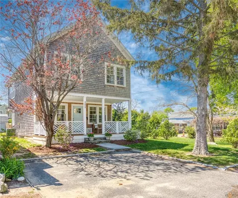 285 Narragansett Ave, Barrington, RI 02806