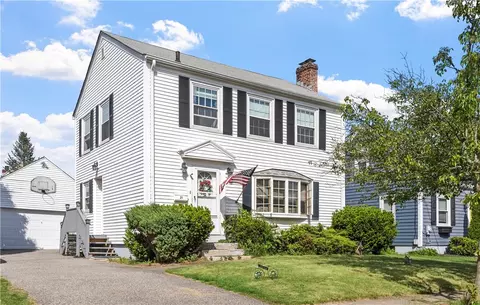 21 Brookwood Rd, Cranston, RI 02920