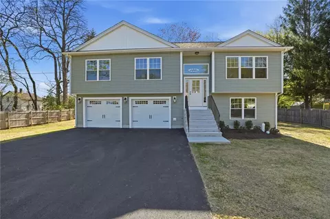 45 Alice Ave, Oakland, RI 02858