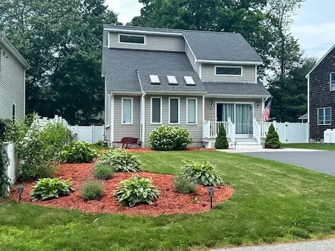 45 Lafayette Dr, Bristol, RI 02809