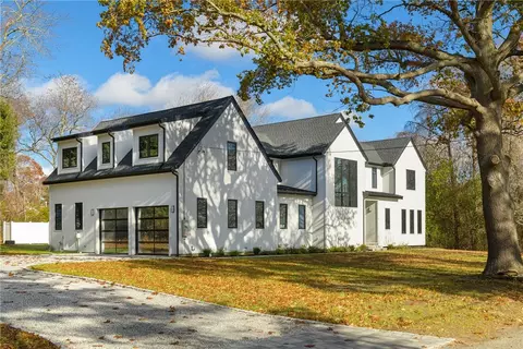 19 Castle Rd, Narragansett, RI 02882