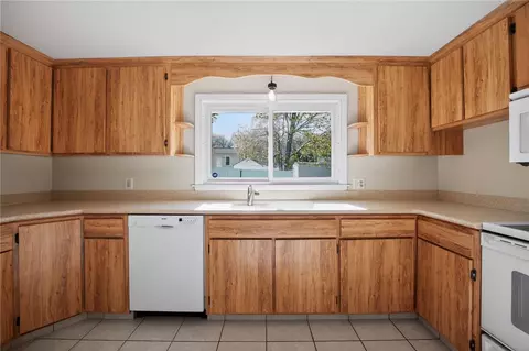 Kitchen - 68 Madeleine Ave, Woonsocket, RI 02895 photo 4 of 4