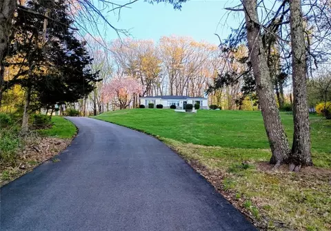 6 Old Pound Hill Rd, North Smithfield, RI 02896