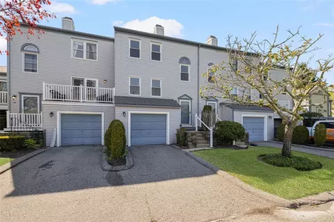 1 Willow Glen Cir #25, Warwick, RI 02889
