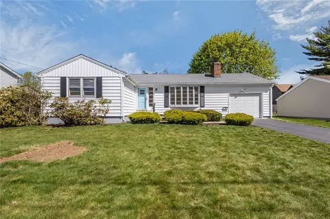 101 Bateman Ave, Cranston, RI 02920