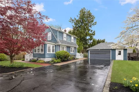 10 Manse Ct, Warwick, RI 02888