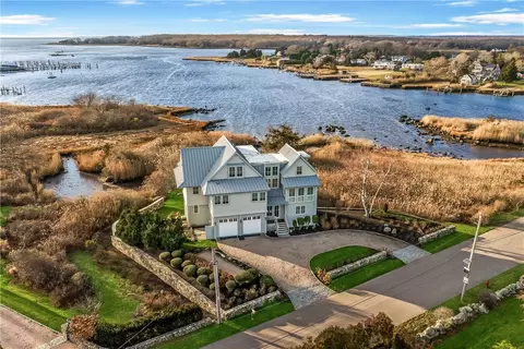 111 Avondale Rd, Westerly, RI 02891