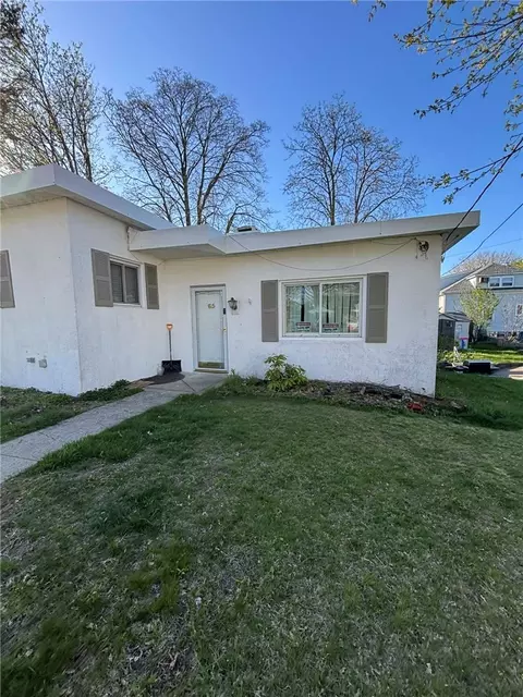 65 Hillcrest Ave, Pawtucket, RI 02860